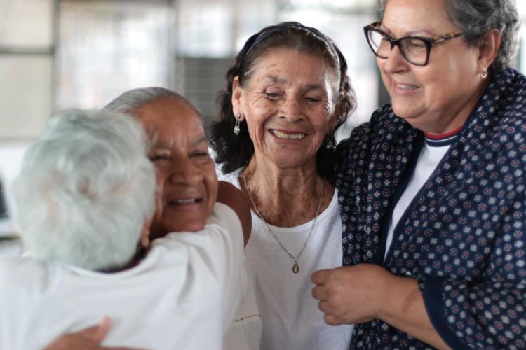 Dieron inicio al programa, "Sonrisas en Plenitud", para brindarle a las y los abuelos de Tepic una vida plena y segura.