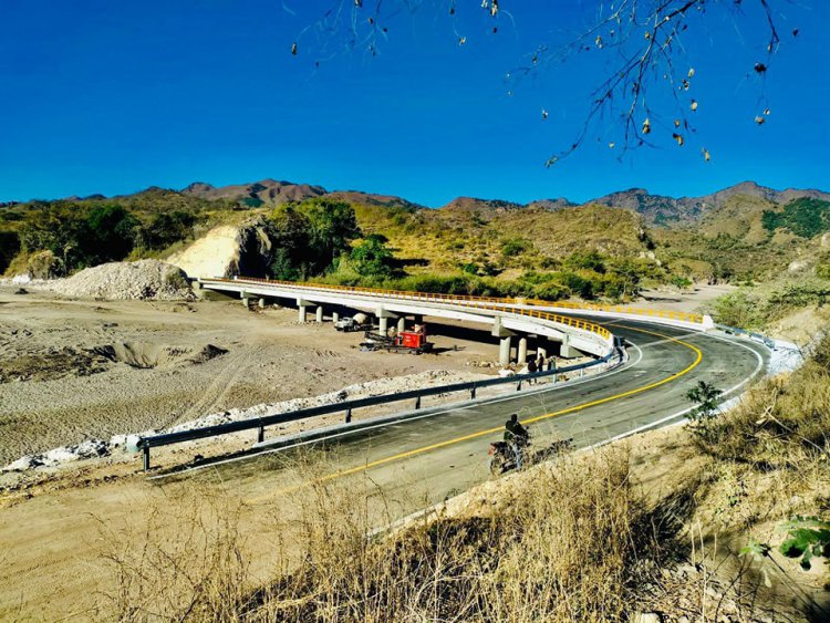 "PUENTE GUAMUCHILAR EN HUAJICORI, LISTO PARA UNIR CON SEGURIDAD A DIFERENTES COMUNIDADES": MIGUEL ÁNGEL NAVARRO QUINTERO